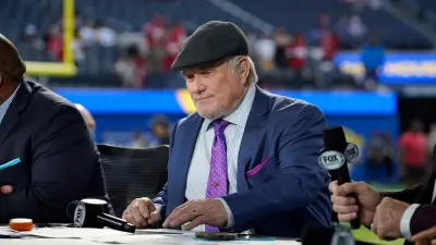 NFL great Terry Bradshaw clarifies role in opening jammed plane door after claims of heroism